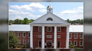 Greenbrier County Courthouse in Lewisburg, West Virginia, where the Shue murder case was tried
